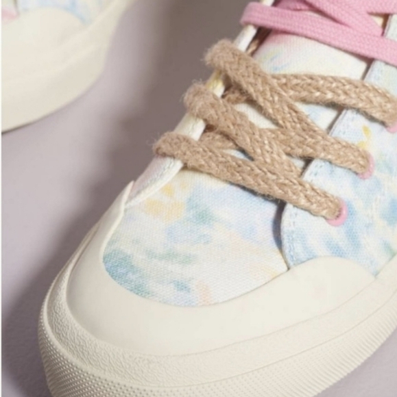 Anthropologie Dolce Vita High Top Tie Dye canvas Sneakers 9 - Picture 3 of 5